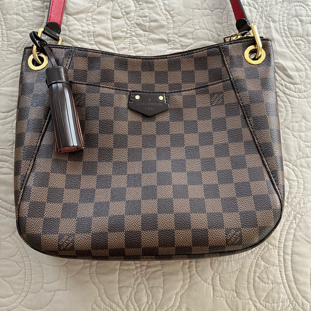 Authentic Louis Vuitton South Bank Besace Bag Damier